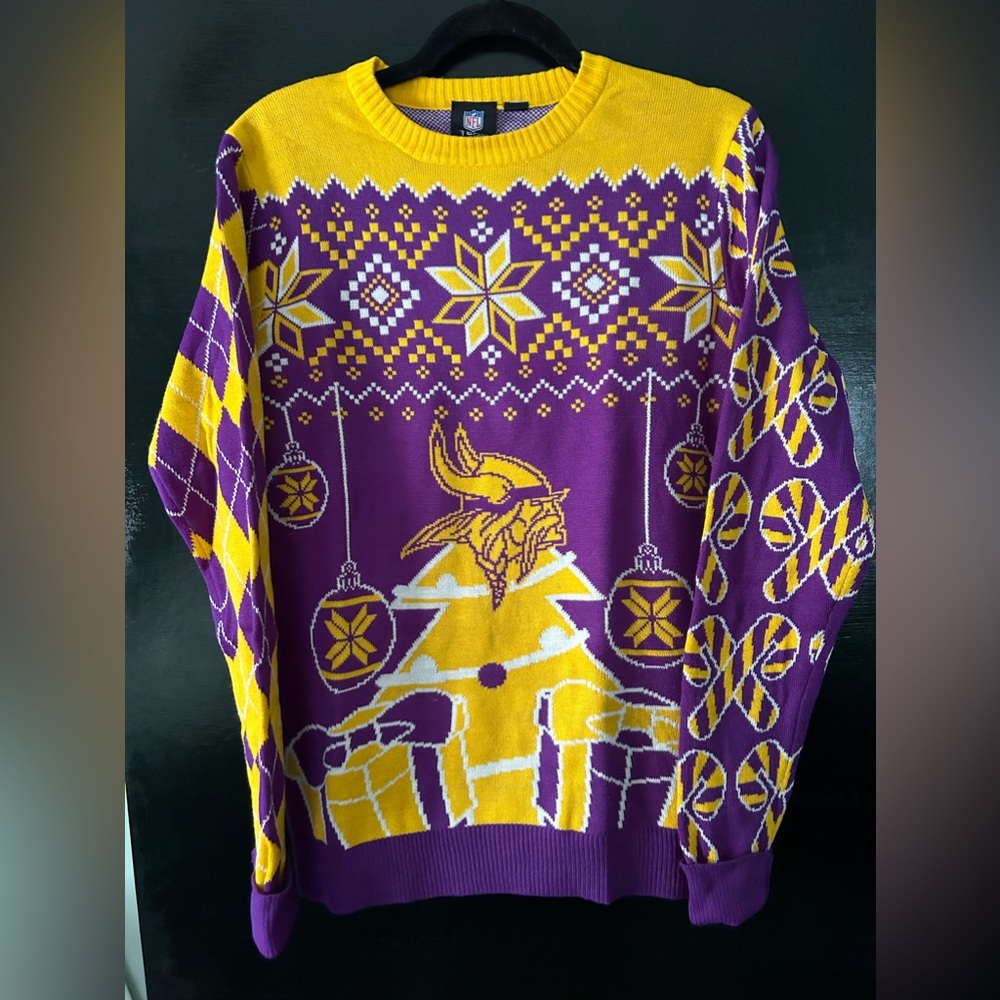 Minnesota Vikings Christmas Sweater-Size Small